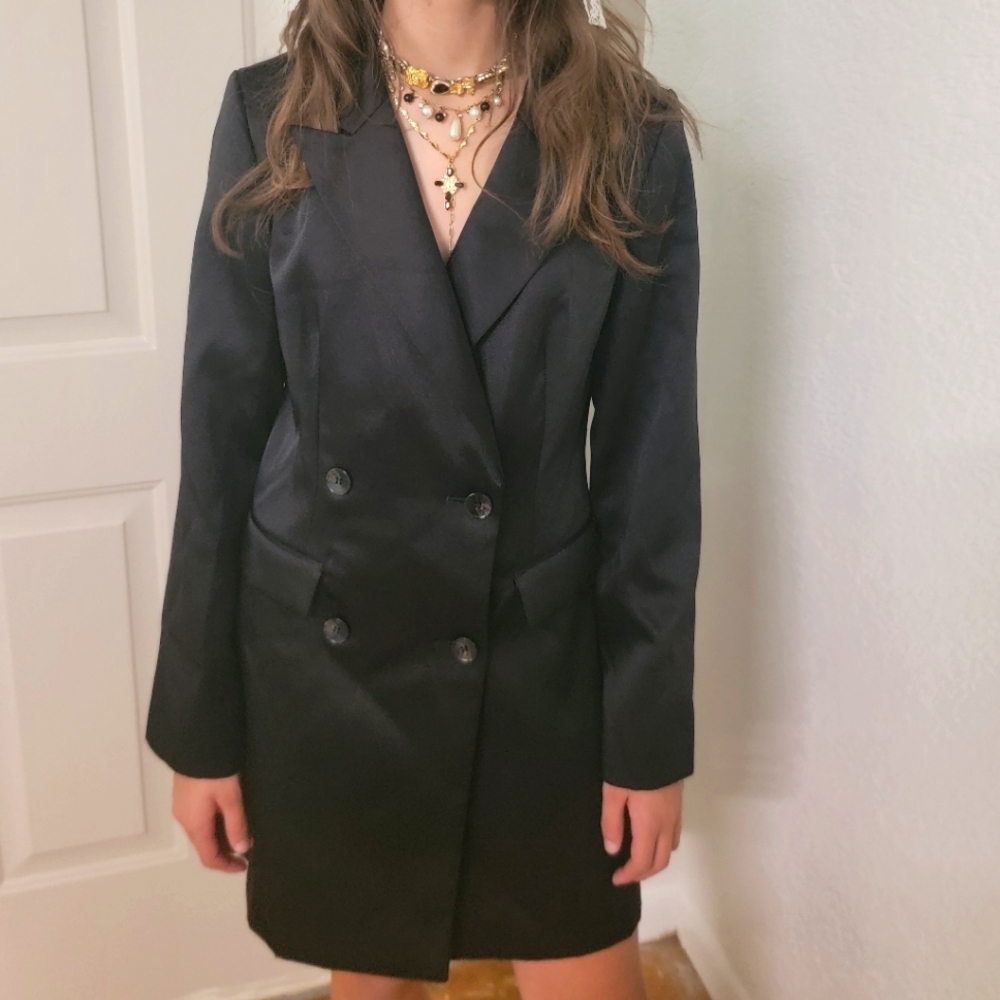Black Satin H And M Tuxedo Dress Size Small Retails For 80 In Good Condition